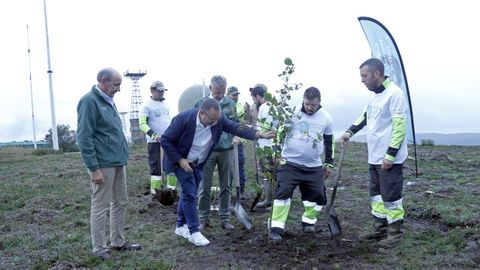 INAUGURACION DEL BOSQUE DEFENSA-IBERDROLA EN LA ESTACION DE VIGILANCIA AEREA EVA 10 DEL BARBANZA