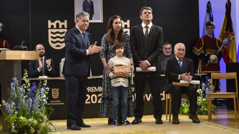 Entrega dos premios Cidade de Pontevedra a Fernando Pintos e Polo Correo do Vento