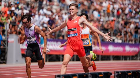 Adri�n Ben cruzando la meta del Campeonato de Espa�a como campe�n