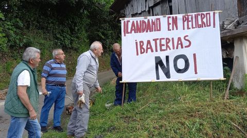 Vecinos en pie de guerra contra los parques de bater�as al lado de viviendas