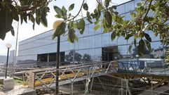 Los trabajos encaran la recta final y ya se est� instalando la pasarela de acceso.