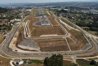 Imagen del aeropuerto de Alvedro tras las obras de ampliaci�n de la pista.