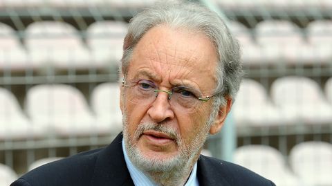 Watford. Giampaolo Pozzo. La familia Pozzo posee clubes en tres pa�ses distintos. El Udinese en Italia, el Granada en Espa�a y el Watford en Inglaterra. Son frecuentes los intercambios de jugadores entre esos equipos.