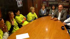 Francisco Jorquera con los afectados de las preferentes