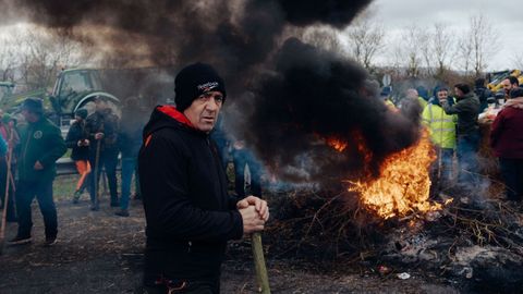 Protesta de agricultores y ganaderos en la A-52