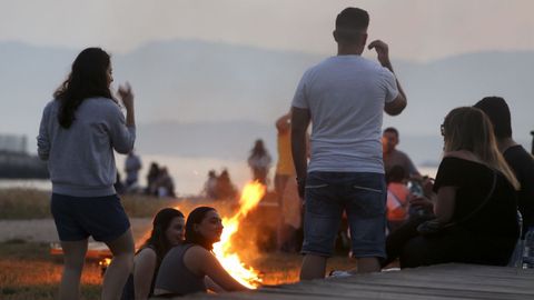 San Juan en la playa Compostela en Vilagarc�a