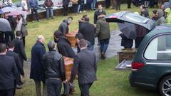 Entierro de la mujer asesinada en Crecente y su marido y presunto agresor