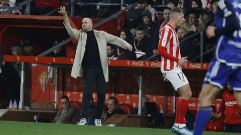 Derbi asturiano entre el Real Sporting de Gijon y el Real Oviedo en El Molin�n