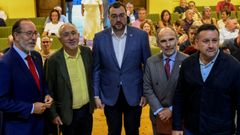 El secretario general de UGT, Pepe �lvarez (2i), y el presidente del Principado de Asturias, Adri�n Barb�n (c), inauguran la Escuela de Verano de UGT-Asturias que se celebra durante esta semana en el sal�n de actos de UGT Asturias, este martes en Oviedo