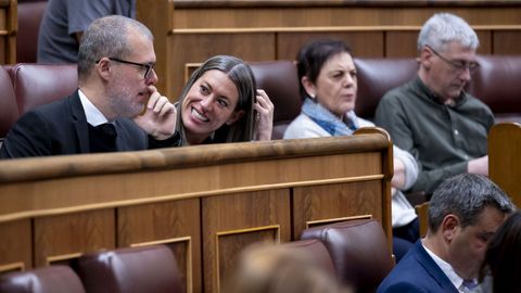 La portavoz de Junts en el Congreso, Miriam Nogueras y el diputado Josep Maria Cruset, durante la sesi�n plenaria