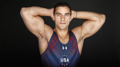 El gimnasta Jake Dalton presume de forma fsica