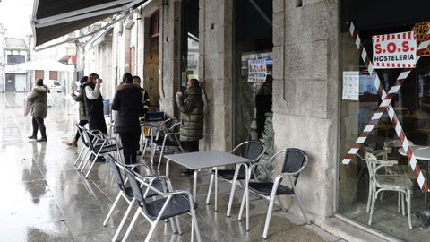 En Xinzo de Limia, los bares abrieron hasta las 17.00 horas