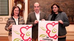 El edil de Medio Ambiente Enrique Salvador presentando la Exposici�n de la Camelia