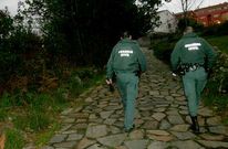 Efectivos de la Guardia Civil, en Cervo, durante un operativo de b�squeda de una mujer.