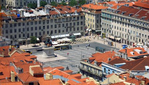 En una casa de la Pra�a da Figueira, en Lisboa, resid�a Manuela Rei. 
