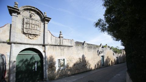 Portn del Palacio Valledor, adquirido al Arzobispado de Oviedo