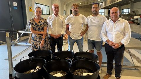 La entrega de las primeras semillas este jueves en Vilanova