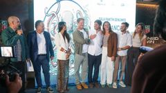 Marlon Lipke y Leticia Canales acompa�ados de presentadores y autoridades en la Gala.