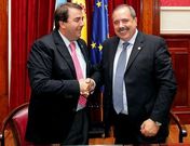 Negreira y Manuel V�zquez en el Ayuntamiento.