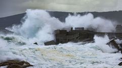 El mar sube el espig�n de Camelle