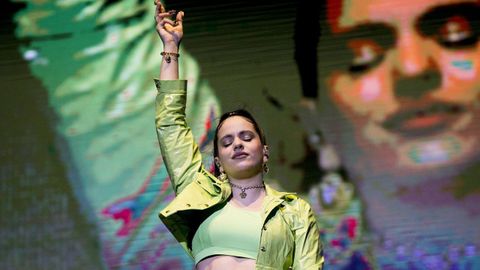 Rosala en su ltima actuacin en Santiago, en el festival O Son do Camio en el 2019. La catalana todava no haba sacado Motomami y cerraba los conciertos con Malamente, cancin con la que muchos de los asistentes la conocieron.