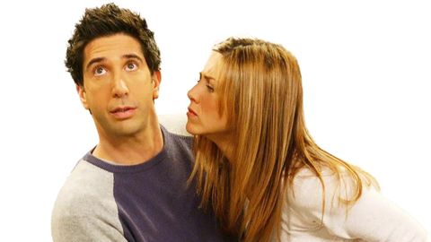 Friends:Las psiclogas coinciden en que es una de las series que representa modelos de relaciones ms txicos. Se ve con Ross y Rachel: los celos de l son enfermizos, pero acaban juntos porque habra sido impensable otra cosa, comenta Rodrguez -Pousada, para aadir sendas expertas otros patrones que se cien a lo cannico: No se contempla que una mujer sea soltera y feliz o que haya protagonistas sin cuerpos normativos