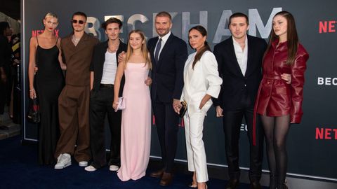 Una de las &uacute;ltimas fotograf&iacute;as de la familia Beckham al completo, durante la presentaci&oacute;n del documental de Netflix &laquo;Beckham&raquo;