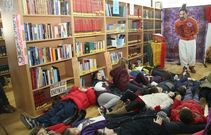 La biblioteca lalinense acogi� ayer la actuaci�n de un cuentacuentos
