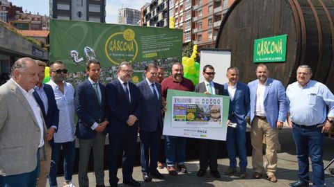 Canteli, Cuesta y Quintana en la presentaci�n del Cup�on conmemorativo del XX aniversario del Bulevar de la Sidra