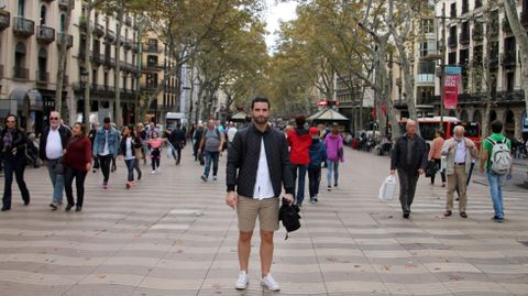El asturiano H�ctor Pandiella posa en Las Ramblas.El asturiano H�ctor Pandiella posa en Las Ramblas