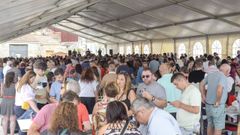Imaxe de comensais gozando da desgustaci�n da Festa da Ameixa de Carril nunha edici�n anterior.