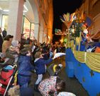 Animada e vistosa cabalgata de reis en Ribadeo. 