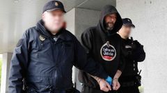 El acusado de matar a�Luis Ca��n, este domingo, en los juzgados de Vilagarc�a