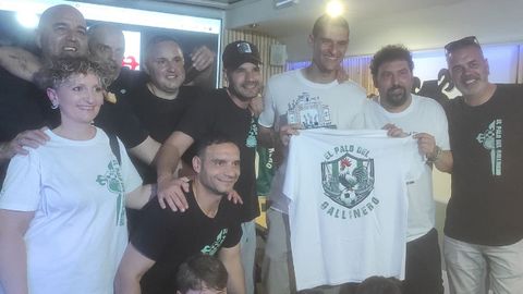Cantero distinguido como mejor jugador de la plantilla en la cafetería Avantii.