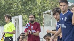 Carlos de Lerma, en el partido ante el Lal�n en el campo de O Doce