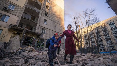 Nuevos bombardeos en zonas residenciales de Kiev