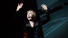 La cantante Nathalie Lermite, en un momento del espect&aacute;culo