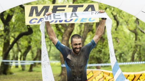 Gabriel Castieira, ganador en la prueba absoluta y campen gallego