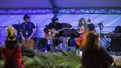 El grupo Improvis�ns fue uno de los que actu� en Malpica en el festival de apoyo a La Palma