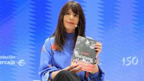 La periodista Mavi Do&ntilde;ate durante la presentaci&oacute;n del libro &laquo;Cu&eacute;ntame el olvido&raquo; en Zaragoza