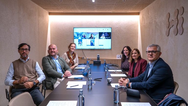 La junta directiva de Hi Hub Galicia, asociaci�n creada en A Coru�a para impulsar la innovaci�n y las conexiones empresariales, celebr� en A Coru�a su primera reuni�n