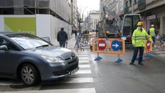 El corte y los desv�os de tr�fico en el entorno de la calle Benito Corbal, en Pontevedra, se prolongaron durante toda la ma�ana por una obra