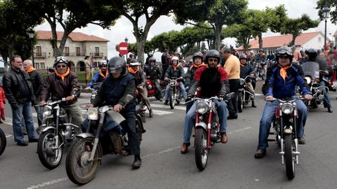 Una de las concentraciones de motos antiguas celebradas en Zas, ao 2008