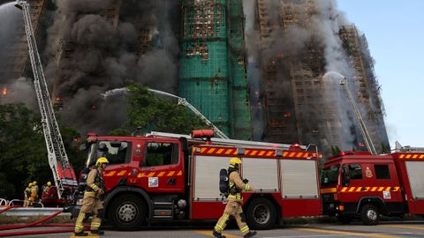 Incendio en un bloque de edificios de Hong Kong