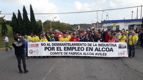 Concentracin contra el cierre de Alcoa