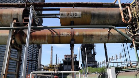 Vista de las antiguas bater�as de ArcelorMittal de Avil�s, construidas en diferentes fases en los a�os 1965 y 1978, afrontan sus �ltimos d�as, previos a su definitiva demolici�n, para dar paso al desarrollo de una nueva industria en un enclave estrat�gicamente privilegiado.