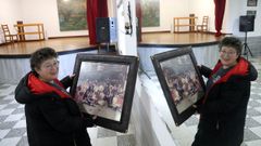 Rosa Orell�n, presidenta del Centro Recreativo de Artes, muestra una fotograf�a de la primera murga en la que particip� la asociaci�n