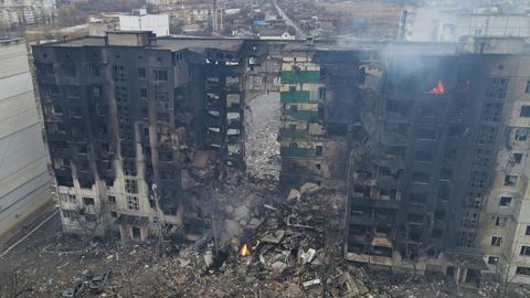 Edificio residencial destruido en la regi�n de Kiev 
