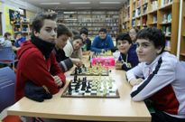 En el IES Martaguisela los alumnos de 1� de la ESO tienen ajedrez los martes. 