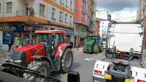 Algunos de los tractores que han participado en la protesta